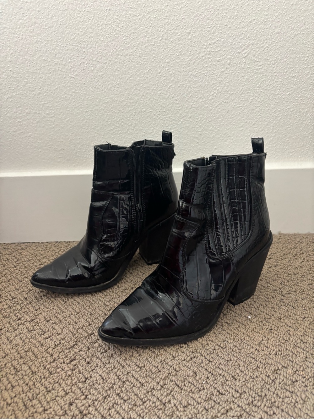 NY LA black booties